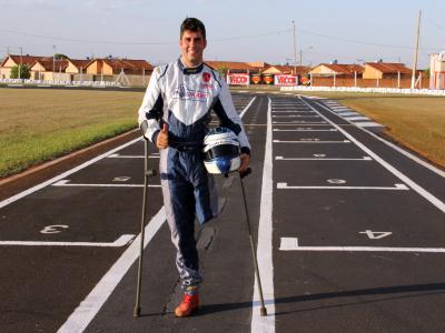 Deficiente é destaque  na Copa Brasil de Kart