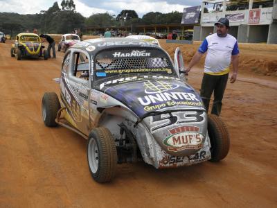 Cláudio Harmuch vence uma bateria da 8ª etapa da Terra