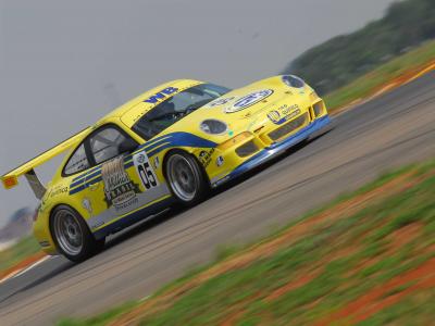 Porsche confirma estréia de carro novo na GT3 em 2008