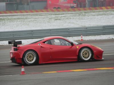 Jaime Melo conclui testes com nova Ferrari F458