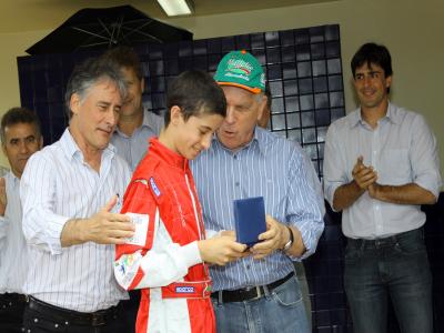 Kart Clube e Prefeitura homenageiam pilotos