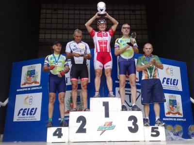 Ciclista cascavelense vence prova em SC