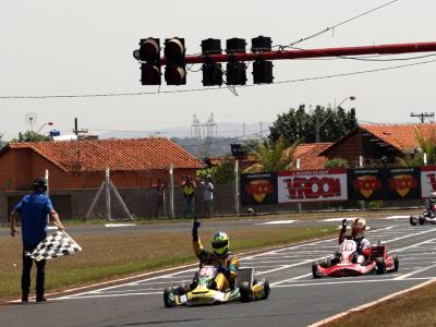 Goiás faz o campeão da categoria Júnior