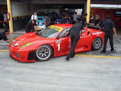 Ferrari e Ford GT largam na primeira fila nas 500 Milhas