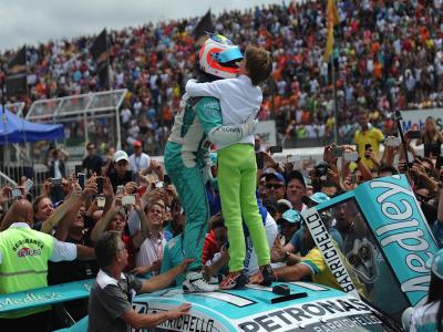 Barrichello é campeão da Stock Car