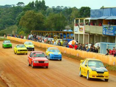 Pilotos querem crescimento da Stock Car Omega na Terra