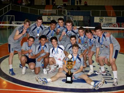 Cascavel vence Copa Oeste de Vôlei e esquenta briga pelo título