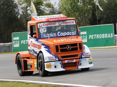 Felipe Giaffone larga na pole da Truck em Curitiba