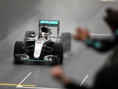 Hamilton vence GP Brasil e leva a decisão para Abu Dhabi