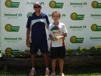 Cascavelense é campeão da 1ª etapa do Sul-brasileiro de Tênis