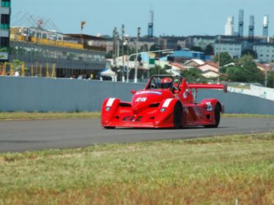 Curitibanos largam na frente nas 500 Milhas de Londrina