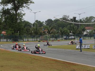 Paulistas dominam 1ª classificatória da Júnior Menor