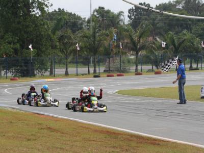 Stefano Martins vence a Cadete na Copa das Federações de Kart