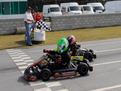 Cascavel faz dois campeões no Sul-brasileiro de Kart