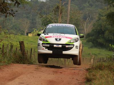 Dall Agnol e Dalmut tentam manter a liderança na Copa Peugeot