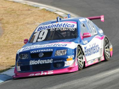 Rodrigo Sperafico ganha quatro posições na decisão da Stock Car