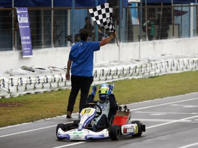 Marcos Fernandes conquista 3º título do Paraná na Copa Brasil