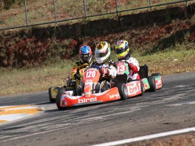 Marco Túlio comemora o vice da Júnior no Brasileiro de Kart