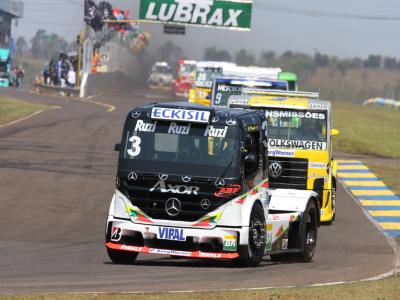 Quebra da caixa de direção tira Piquet da liderança da F-Truck