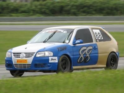 Romanini comemora a vitória na 1ª etapa da Copa Turismo Show