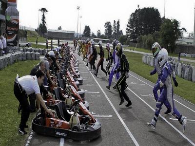 Endurance de Kart começa com  26 equipes e 109 pilotos no Paraná