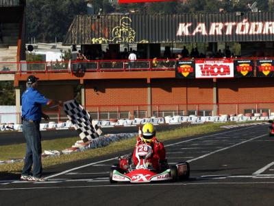 Salmoria garante a vitória da  Pré-final da Super F-4 para São Paulo