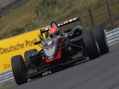 César Ramos faz boa corrida em Nurburgring