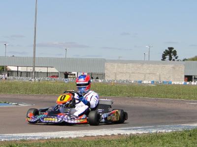 Jonathan Louis fecha com a CRG para 2011