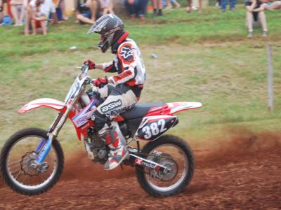 Menegazzo é o melhor paranaense no Brasileiro de Motocross