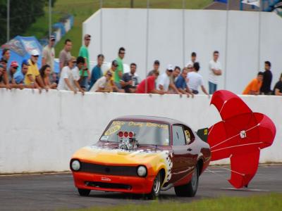Festival de Arrancada reúne 63 carros em Cascavel