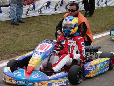 Jonathan Louis é vice-campeão Brasileiro de Kart