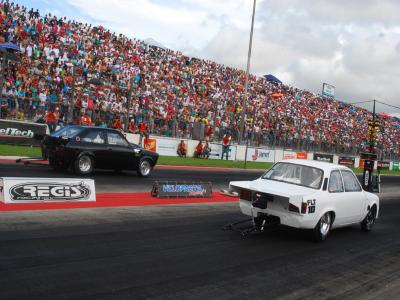 Curitiba encerra campeonato de arrancada de 402 metros