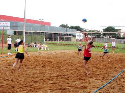 Vôlei de Areia é destaque no Verão do Comercial