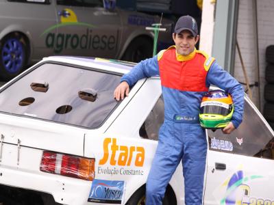 Brasiguaio faz testes na Stock Car Júnior