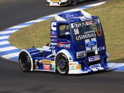 Danilo Dirani larga na pole da Fórmula Truck em Londrina