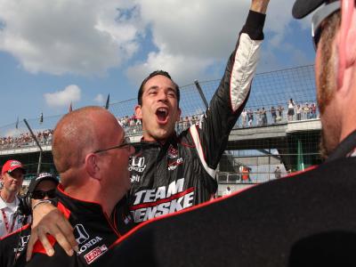 Helio Castroneves é o pole das 500 Milhas de Indianápolis