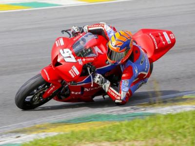 José Duarte tem dia de muito trabalho em Interlagos