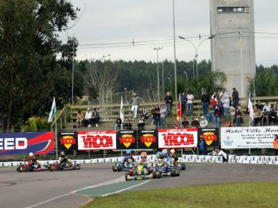 Borlenghi leva a vitória da Super F-4