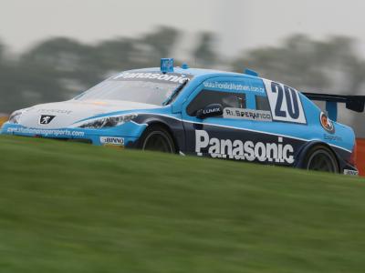 Ricardo Sperafico corre pela 1ª vez no Autódromo de Tarumã