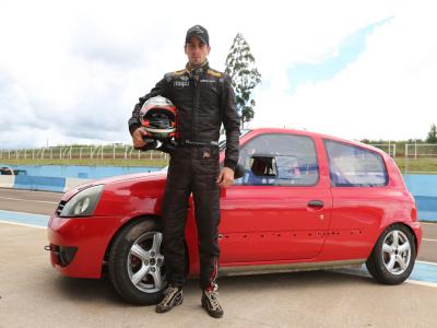 Guilherme Sperafico passa a competir com um Clio