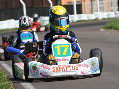 Cascavel encerra temporada de kart no Paraná