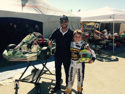 Aizza supera dores vai de 32º a 7º em prova de kart nos EUA