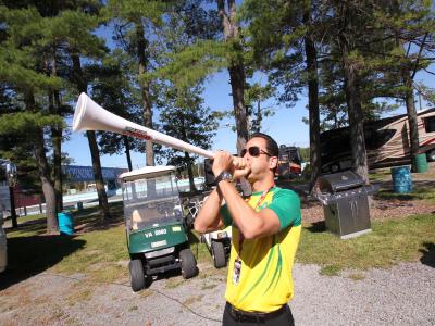 Helio Castroneves se solidariza com a Seleção Brasileira