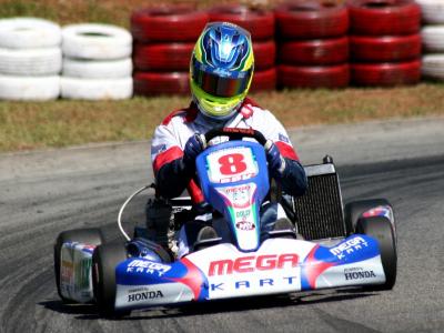 Mega Kart festeja três vitórias na Granja Viana