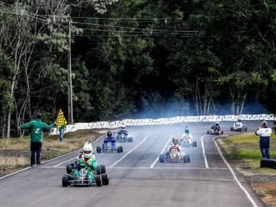 Nilton Gonçalves é o campeão do Brasileiro de Kart Vintage