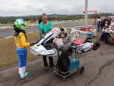 Muggiati faz pole e vai ao pódio no Brasileiro de Kart