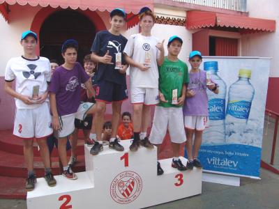 Campeonato de Futsal Streat reúne 60 duplas no Comercial