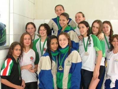 Natação do Comercial conquista medalhas para Cascavel nos Jojups