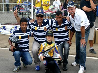 João Pedro Custódio recebe troféu de 2009