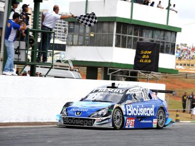 Allam Khodair conquista primeira vitória na Stock Car